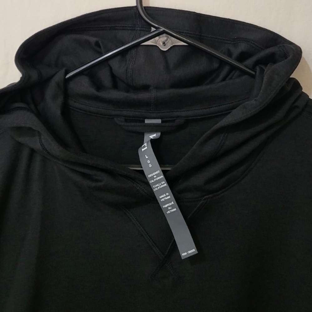 Unworn Vuori Women's Sweatshirt Halo Modern Pullover Hoodie in Black - Picture 8 of 11